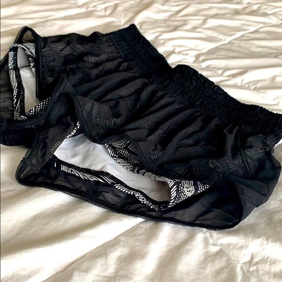 LULU LEMON shorts - Picture 2 of 6